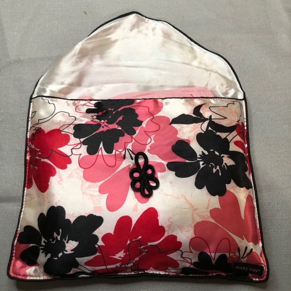 Vintage Mary Kay Exclusive Silky Cosmetic Bag w/Large Pashmina Shawl, Wrap - Picture 4 of 8